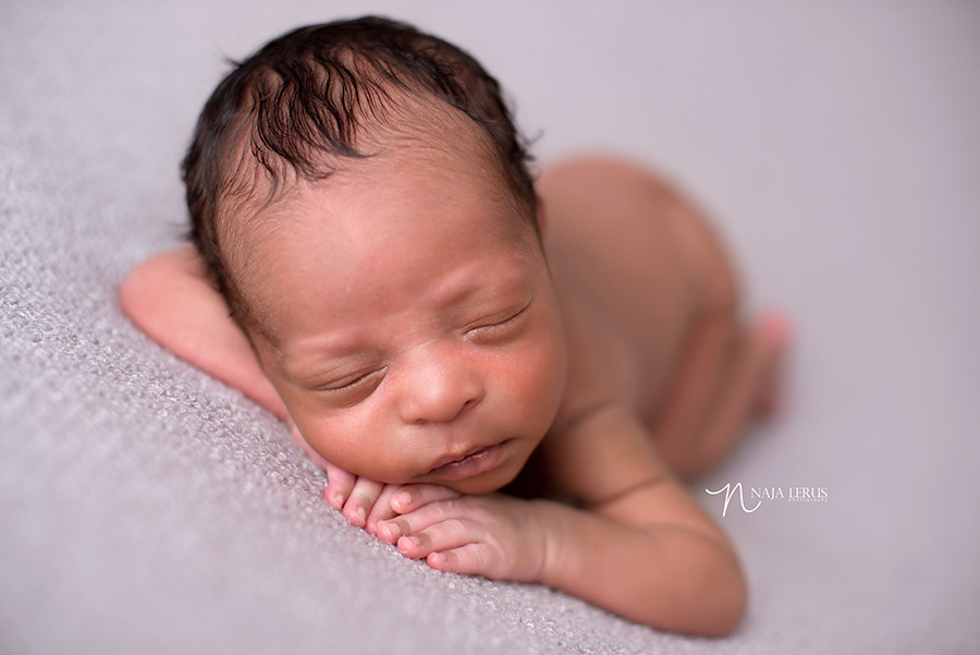 newborn picture of baby boy oak lawn il newborn photographer