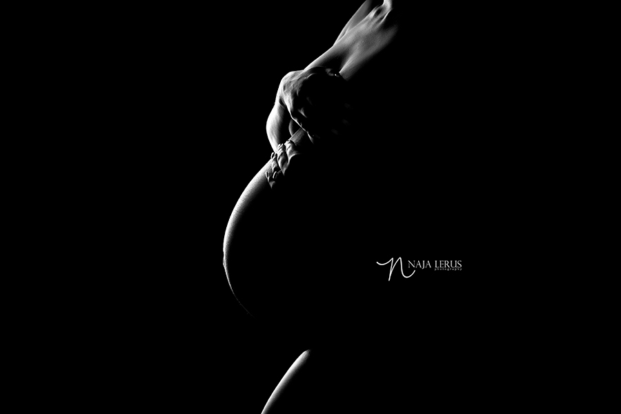rim lighting maternity photography chicago