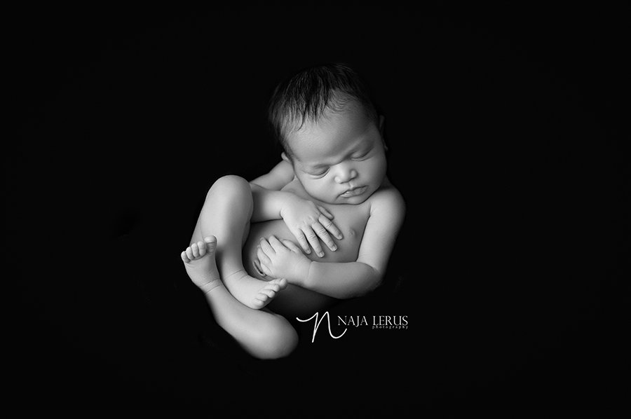 classic timeless newborn photography black and white
