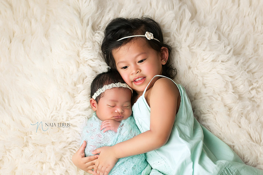 sisters newborn photography chicago