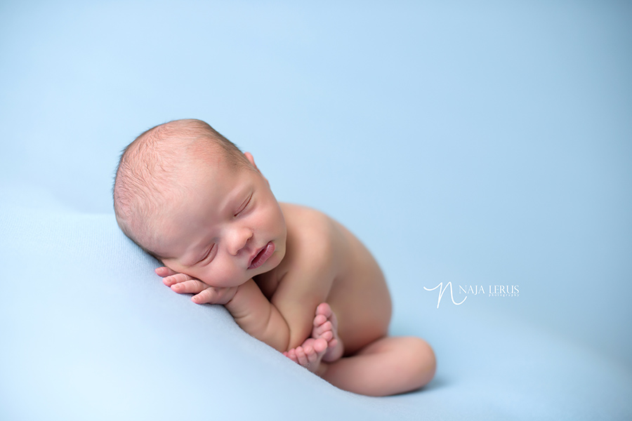 folded newborn photography chicago