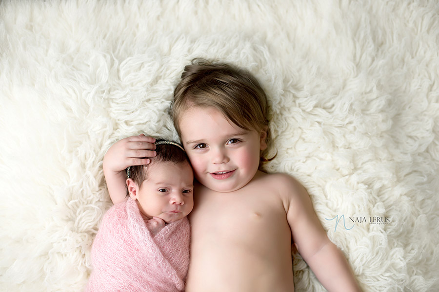 brother sister sibling pictures images newborn session chicago