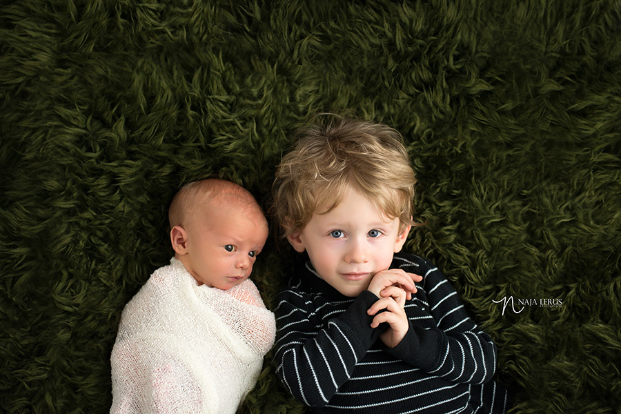 brothers newborn pictures sibling chicago photography