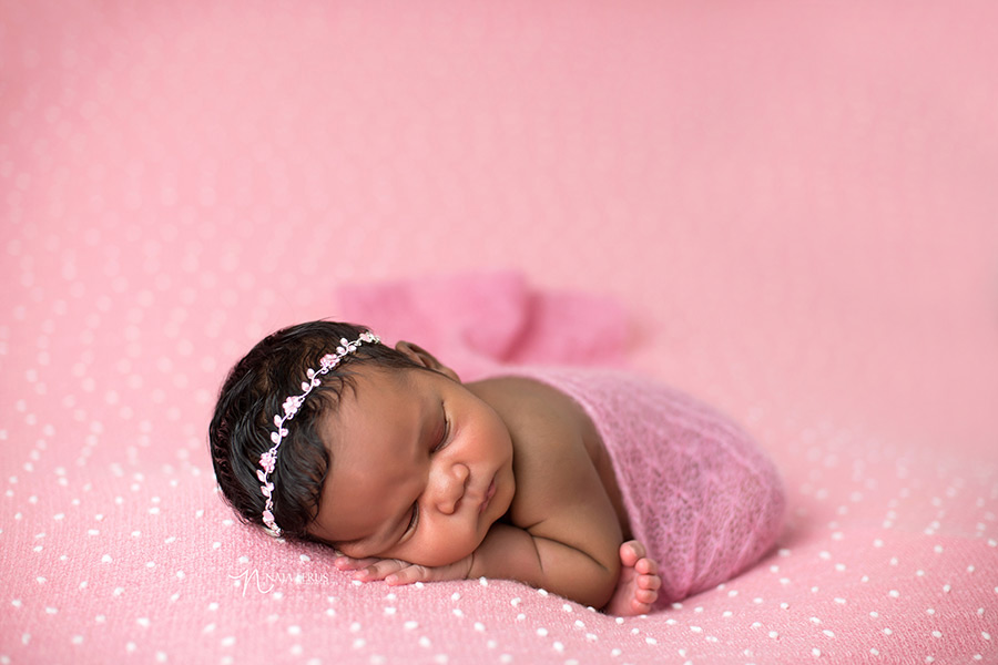 lace wrap by The knitting Bitty newborn photography chicago
