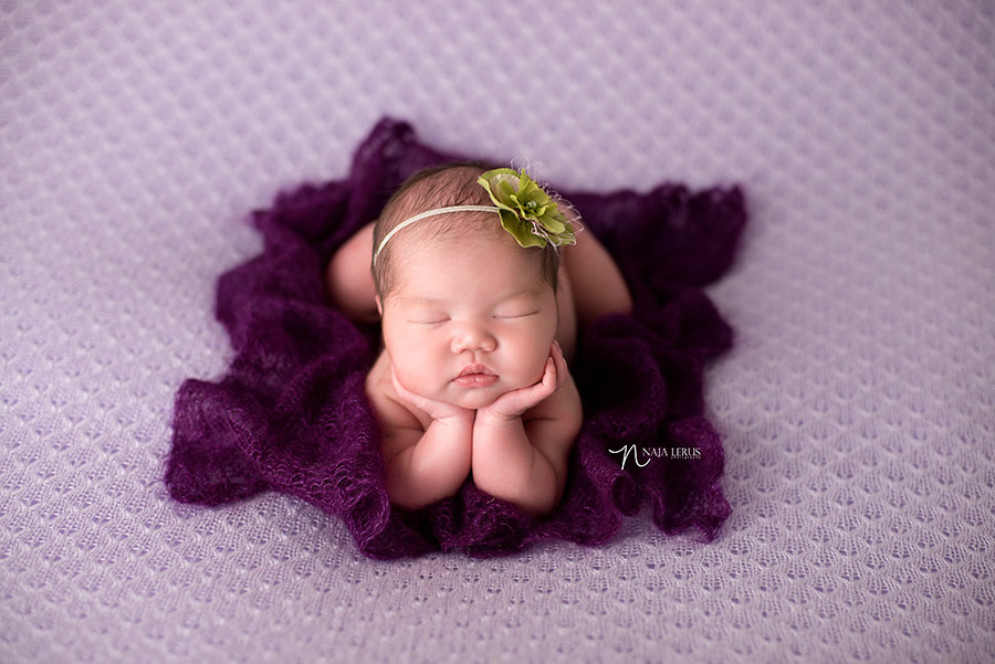 froggy pose newborn art chicago posing