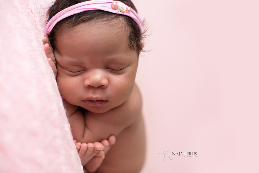 chicago-girl-newborn-photos-02