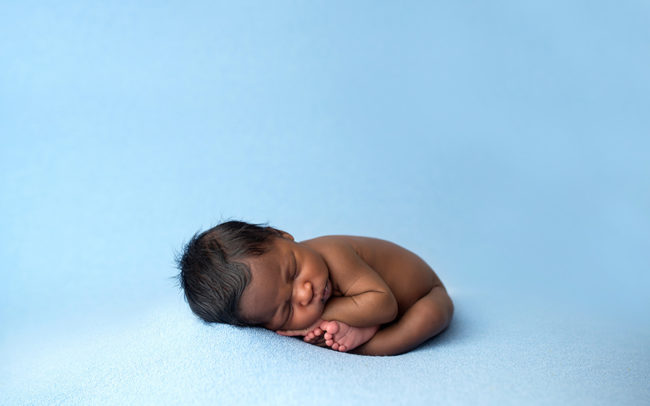 black newborn photographer chicago il