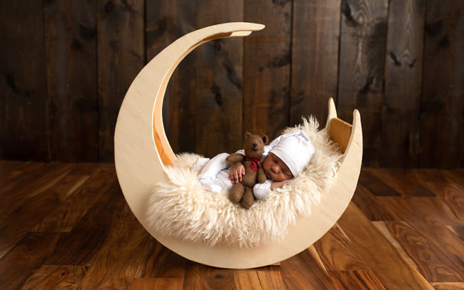 newborn baby image in moon chicago il