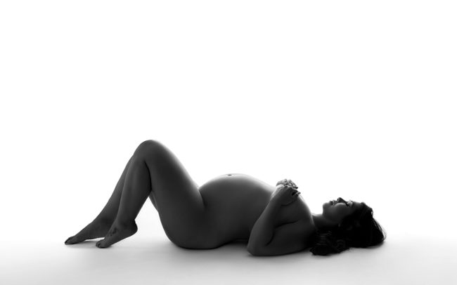 Stunning black and white pregnancy silhouette photo chicago Illinois